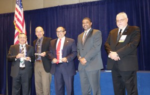 Mutualink, Intel and San Mateo Sheriff’s Office receive the IJIS Institute Innovation Award at the Badge & Tech Benefit & Awards Dinner. Photo courtesy of the IJIS Institute.